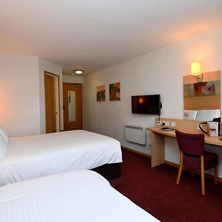 Meadow Farm Redditch By Marstons Inns エクステリア 写真