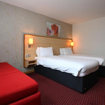 Meadow Farm Redditch By Marstons Inns エクステリア 写真