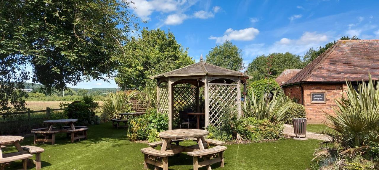 Meadow Farm Redditch By Marstons Inns エクステリア 写真