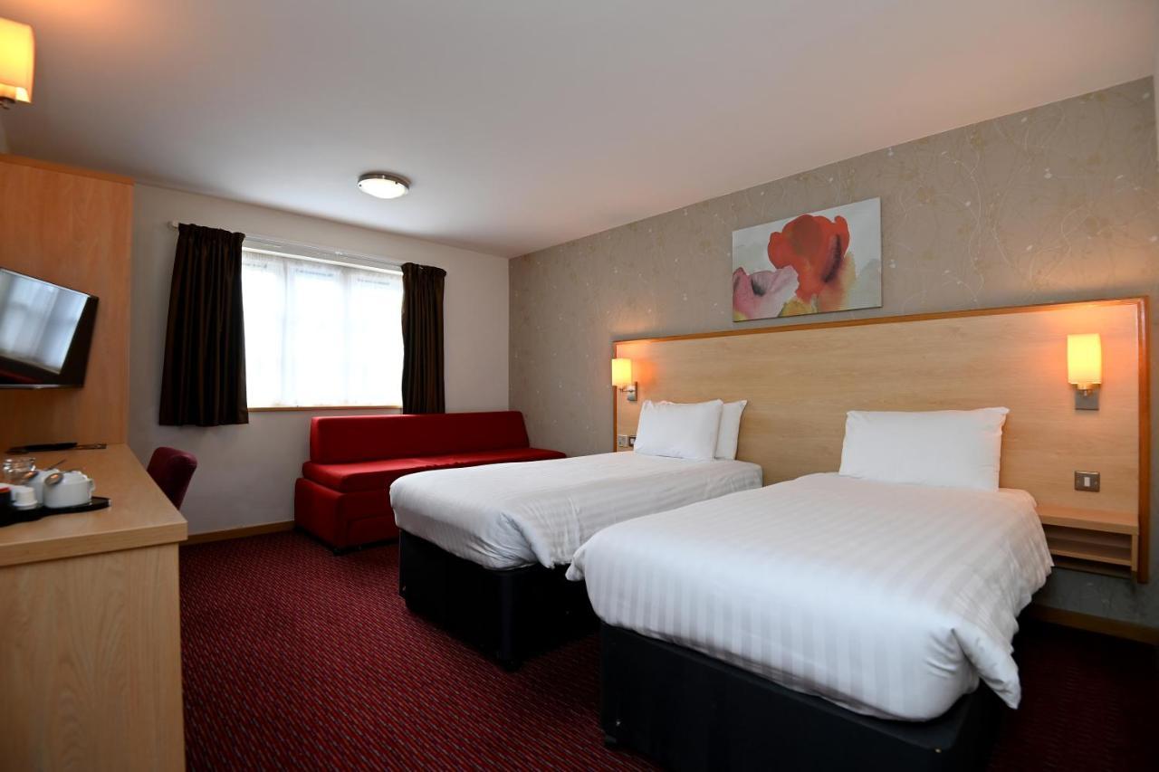 Meadow Farm Redditch By Marstons Inns エクステリア 写真