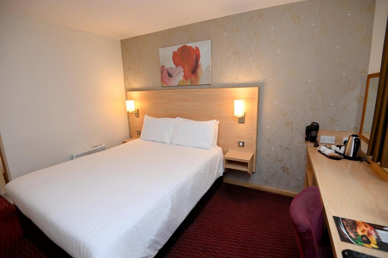 Meadow Farm Redditch By Marstons Inns エクステリア 写真