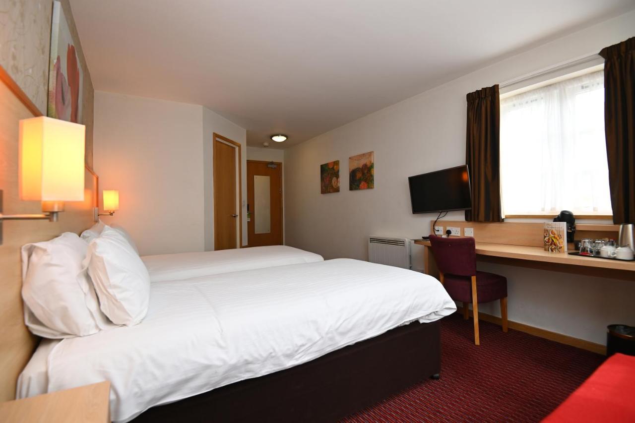Meadow Farm Redditch By Marstons Inns エクステリア 写真