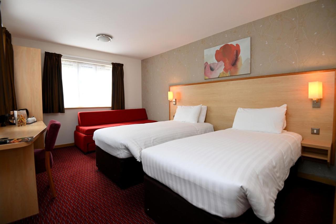 Meadow Farm Redditch By Marstons Inns エクステリア 写真